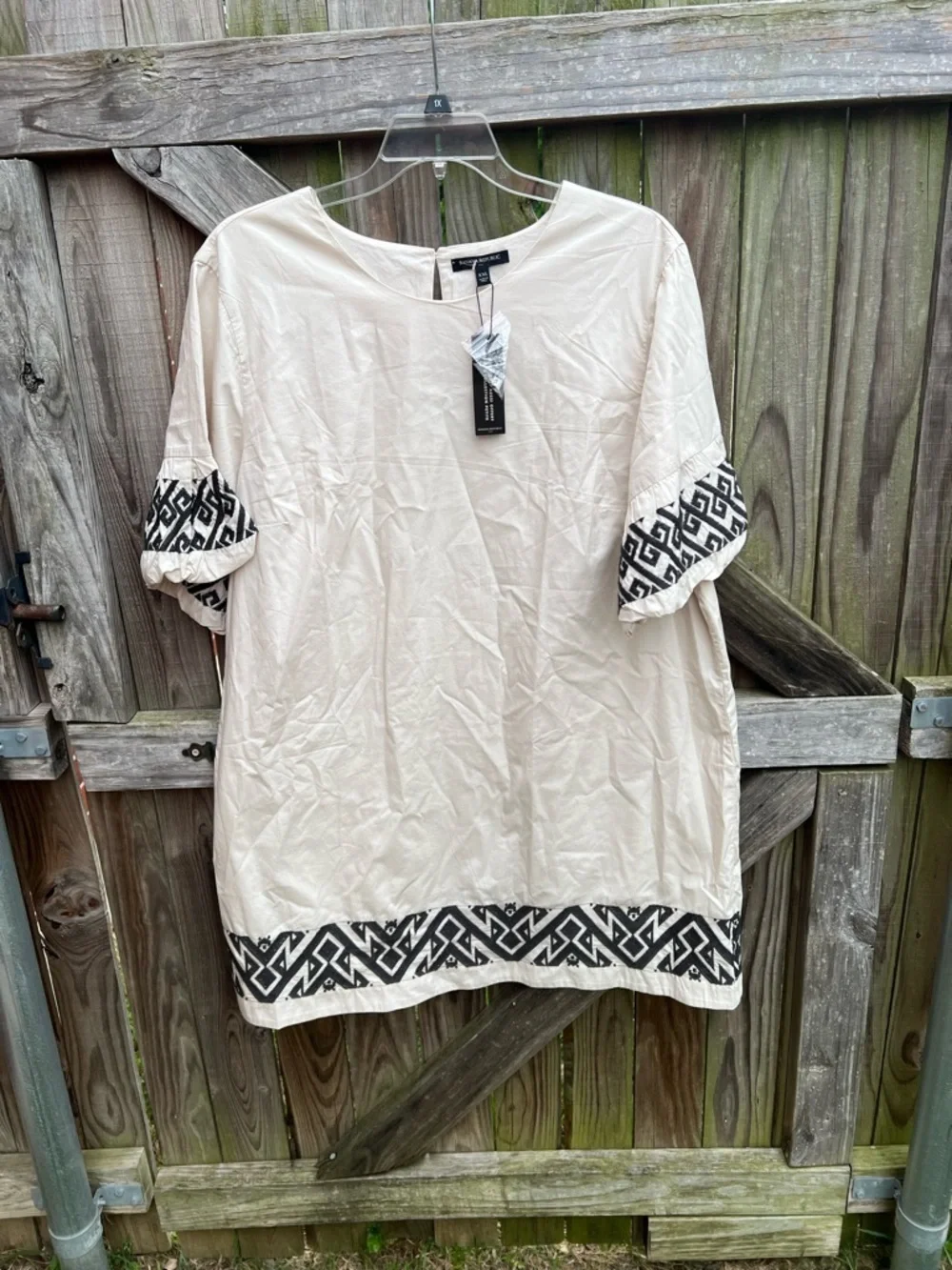 Banana Republic sheath with Black Geometric Trim - Picture 2 of 8